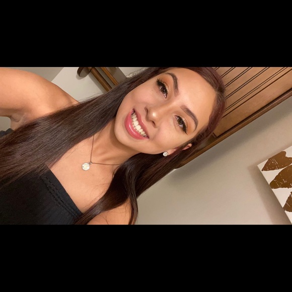 Meet your Posher, Vanessa - Picture 1 of 1